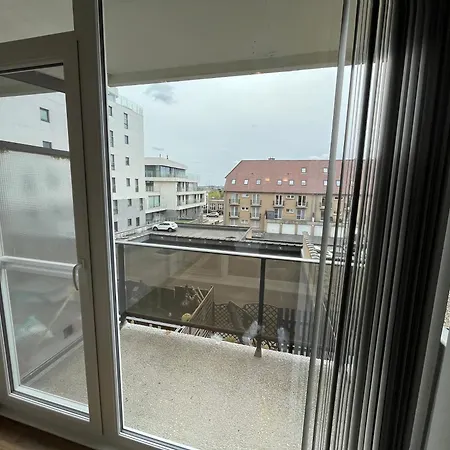 Modern 1-bedroom With Sea View In T92 Apartman