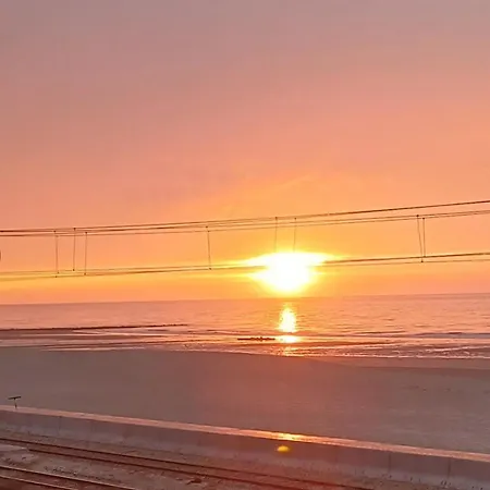 Modern 1-bedroom With Sea View In T92 Oostende