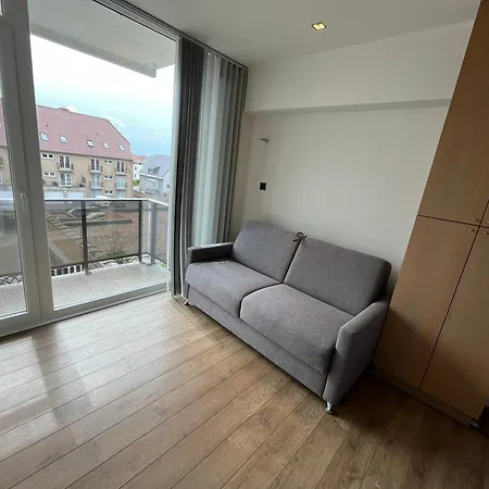 Modern 1-bedroom With Sea View In T92 Daire